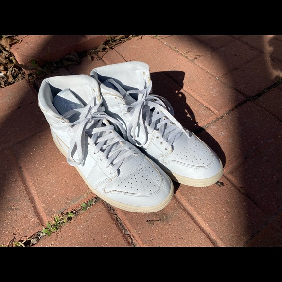 Air Jordan 1 Retro High Premium Pure Platinum/Desert Sand - Picture 3 of 10